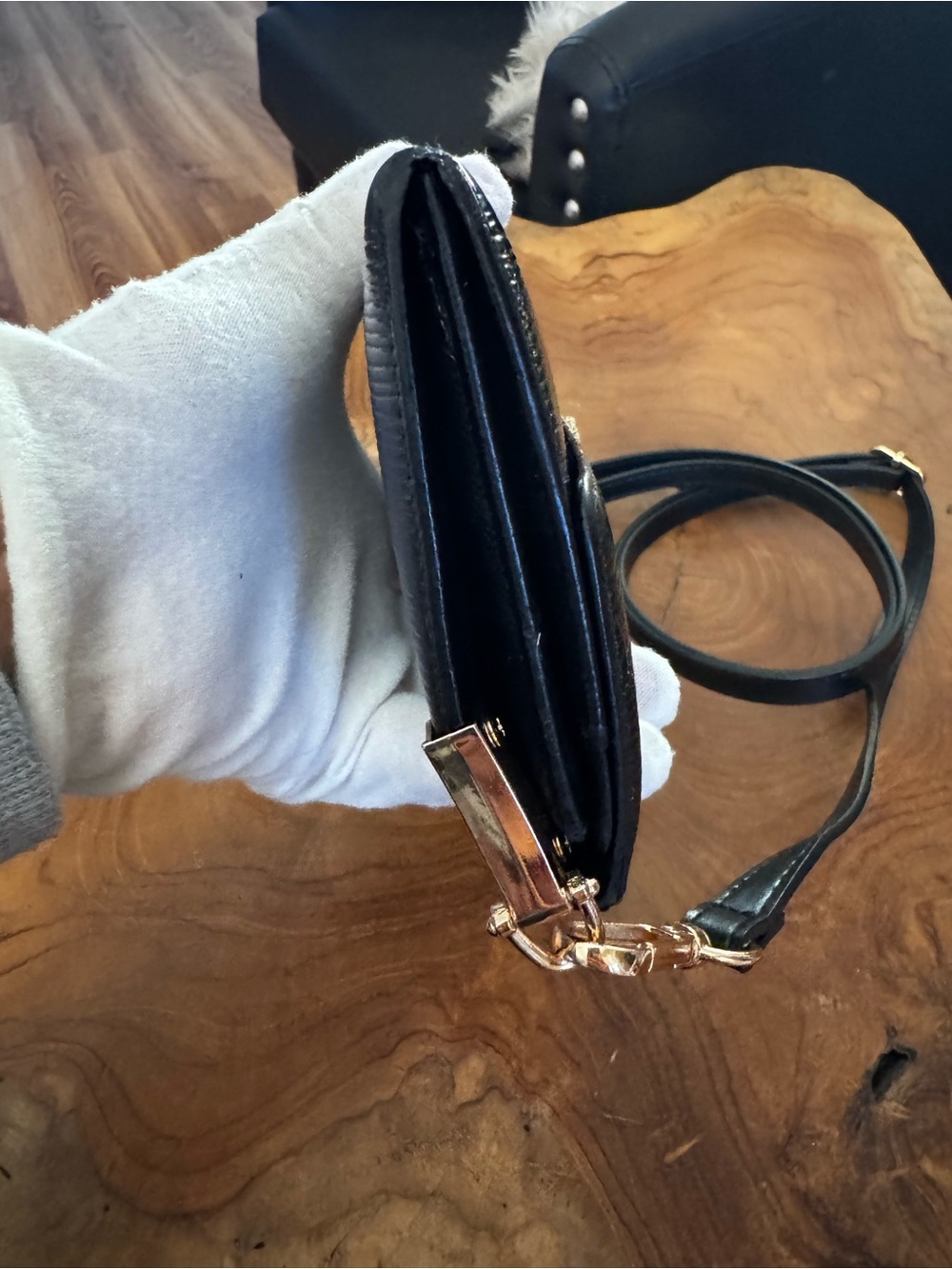 just in 🔥 Louis Vuitton Black EPI wallet converted Crossbody - Picture 16 of 17